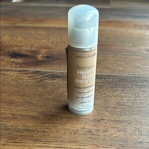 Neutrogena Healthy Skin Enhancer Foundation Medium to Olive 60
